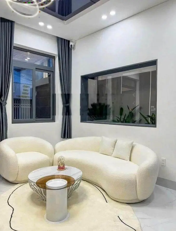 Tôi kẹt tiền trả nợ nên cần bán căn nhà ở ngay chợ Bình Chánh, đường 18B, 5mx20m, giá 1 tỷ 050.