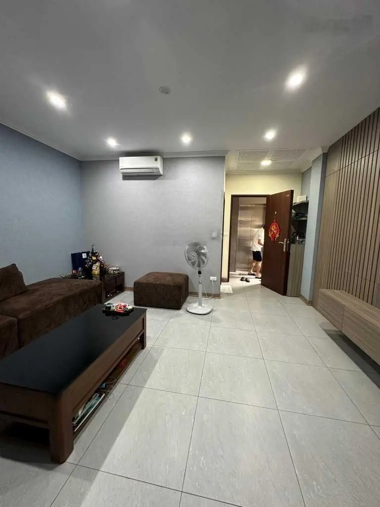 Bán nhà 7 tầng Võng Thị, View Hồ Tây ngõ ô tô - thang máy - ở sướng - kd đỉnh, 55,3m2, giá 20,5 tỷ