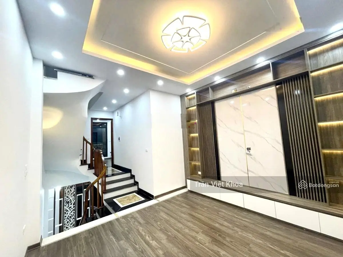 Nhà mới đẹp 5 tầng 42m2 - Ngô Quyền, Hà Đông - ô tô đỗ cổng - 8.35 tỷ