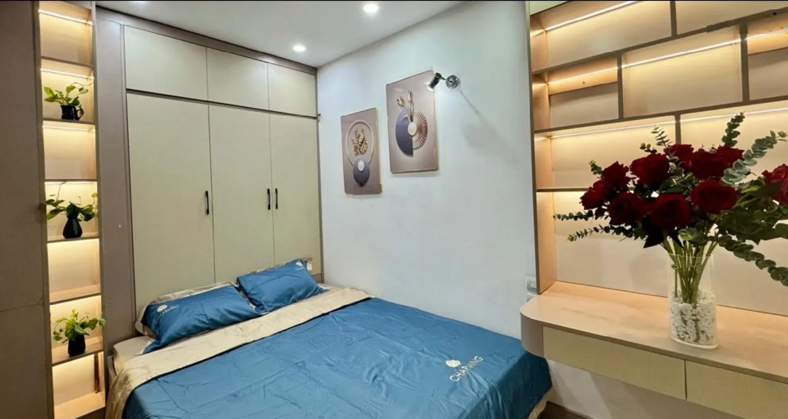 Bán C.C B3 Nguyễn Khánh Toàn 55m2 , 2PN , tặng nội thất xịn, ở ngay, giá 3,68 tỷ