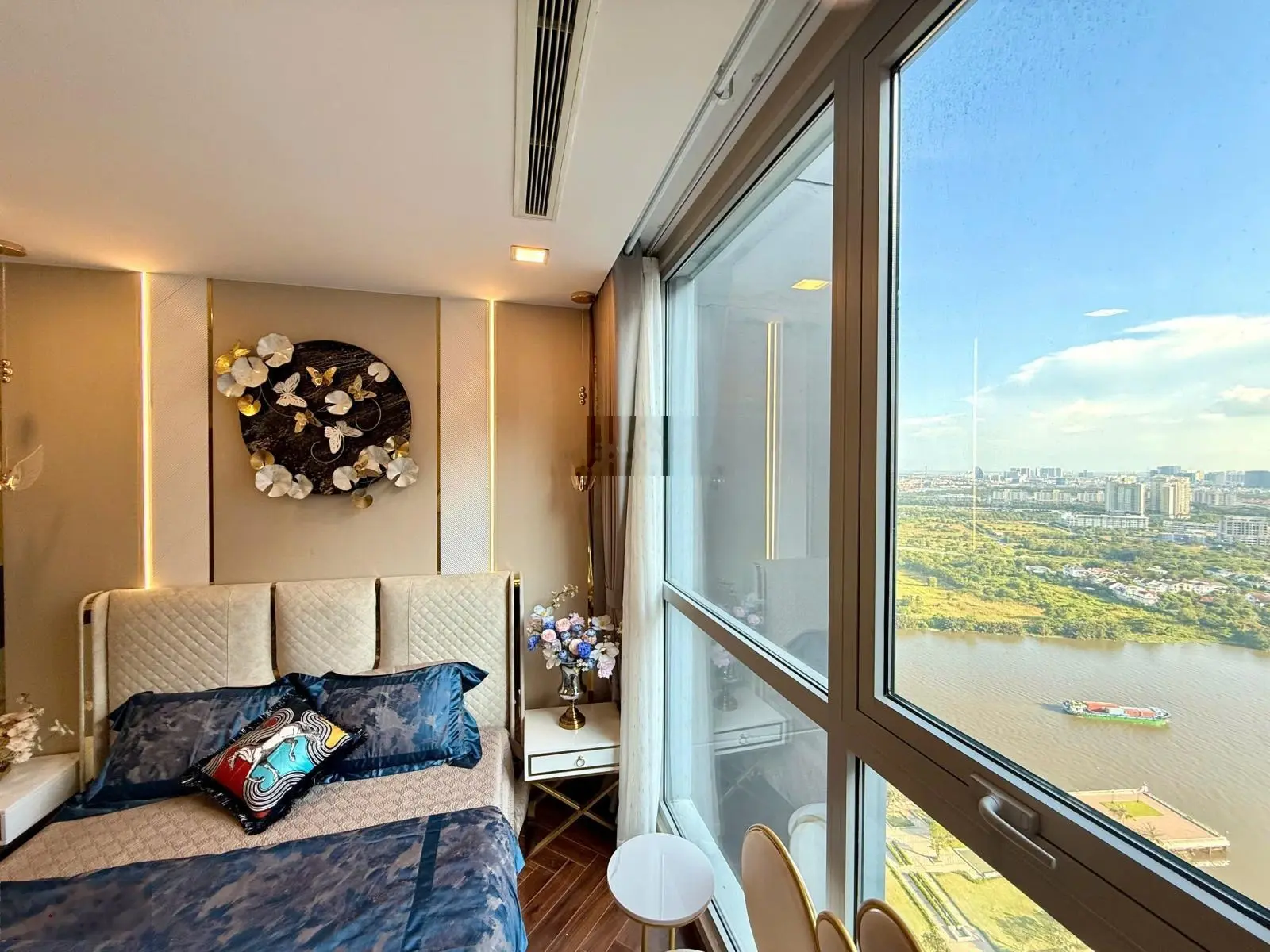 Bán gấp siêu phẩm 3PN Vinhomes Central Park, view sông, full nội thất luxury sang chảnh
