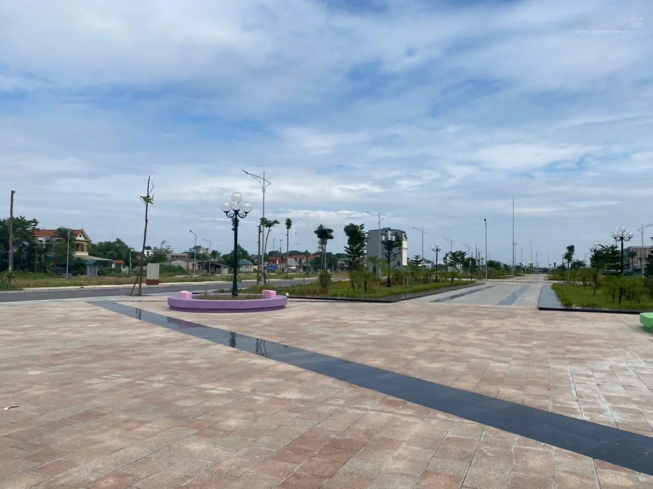 Mở bán đất nền trung tâm thành phố, sang tên sổ không ép thời gian xây dựng chỉ từ 15tr/m2