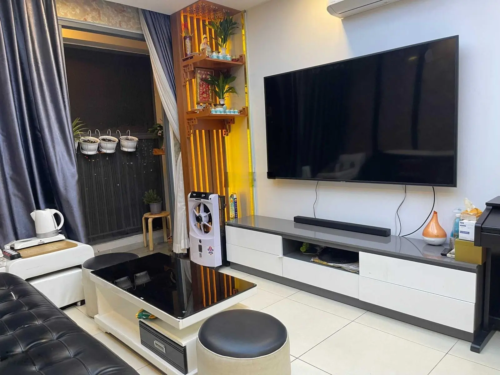Căn hộ đẹp nhất rẻ nhất The Pegasuite full nội thất 3PN bao vay ngân hàng