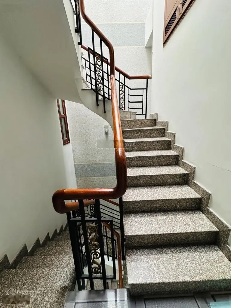 Hẻm xe hơi vô nhà - 56m2 - 4 tầng - an ninh