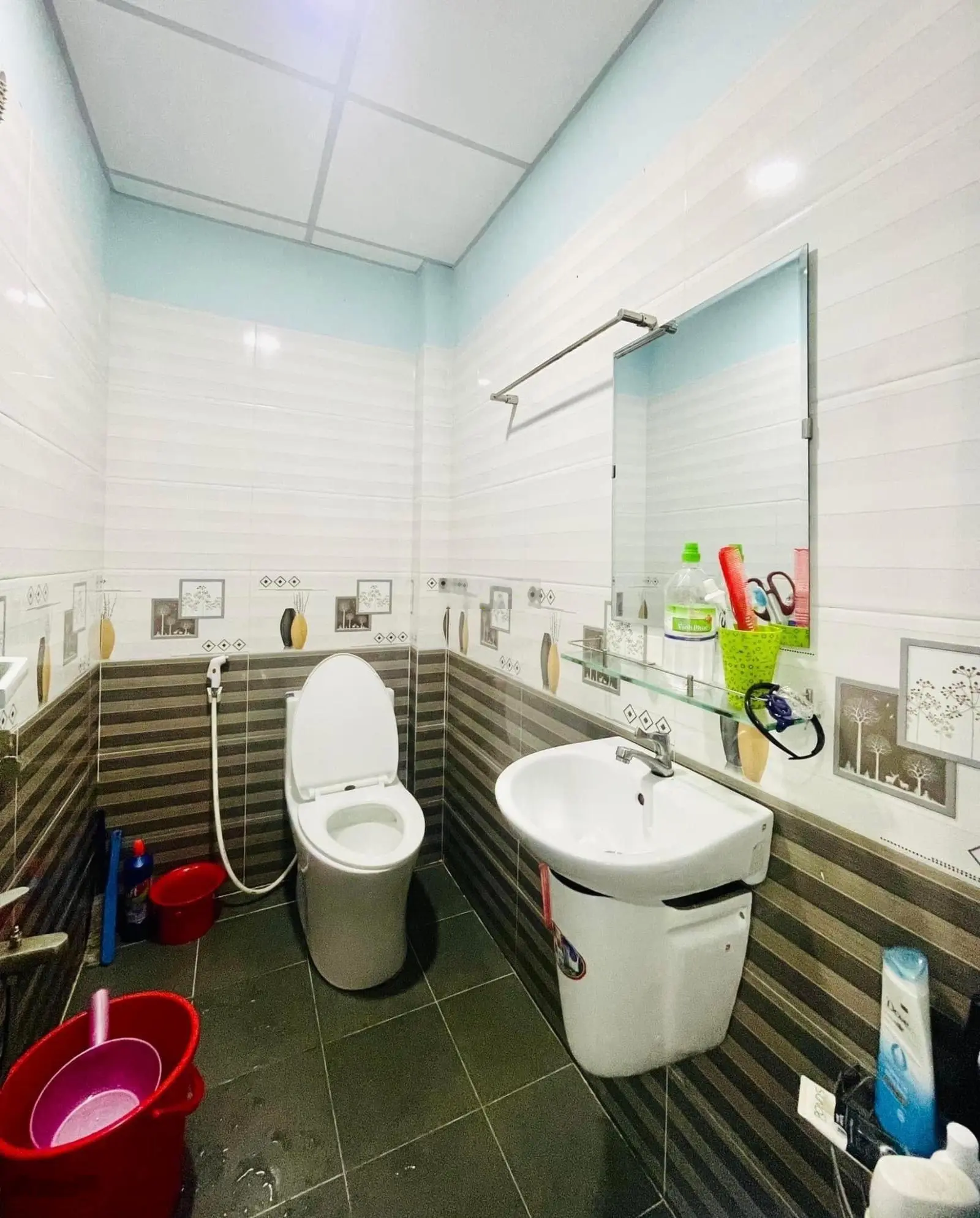 Bán nhà 69,4m2, giá 4,7 tỷ, đường Lê Văn Thịnh rẽ vào. TP Thủ Đức. LH: 0902 126 ***