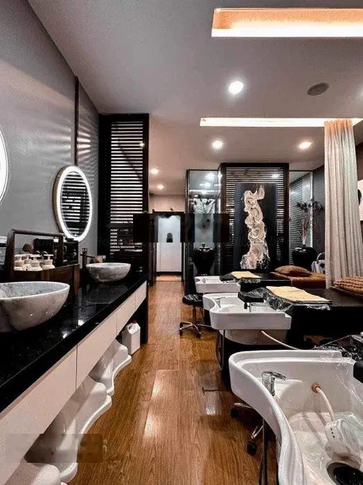 Sang nhanh tiệm spa, Hồ Thị Kỷ, 5x14m, 2 tầng, 4PN, 5WC, đang KD 35tr/thang HĐ còn 6th, sổ đẹp