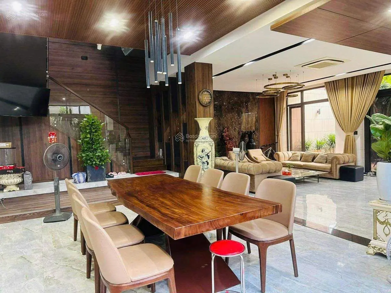 Biệt thự 300m2 3 tầng ngay trung tâm Q Hải Châu, TP Đà Nẵng