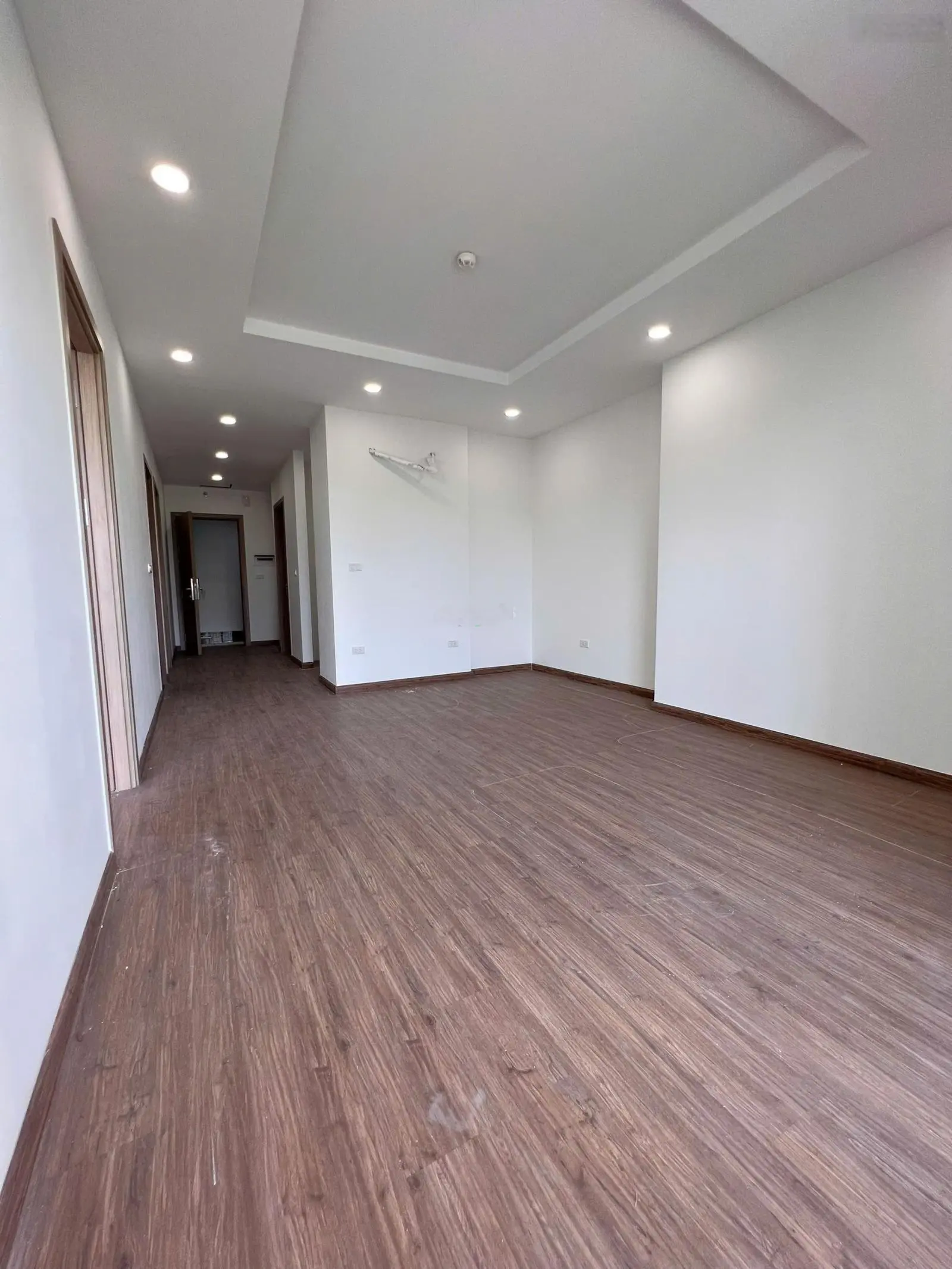 Bán căn 2PN+1 85m2 chung cư Le Grand Jardin Sài Đồng suất ngoại giao, view hồ