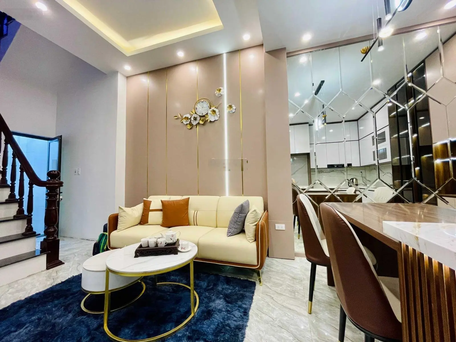Bán nhà đẹp phố Cảm Hội Quận HBT Hà Nội DT 40m2 4tầng MT 8m giá 8,5 tỷ nhà đẹp vị trí trung tâm