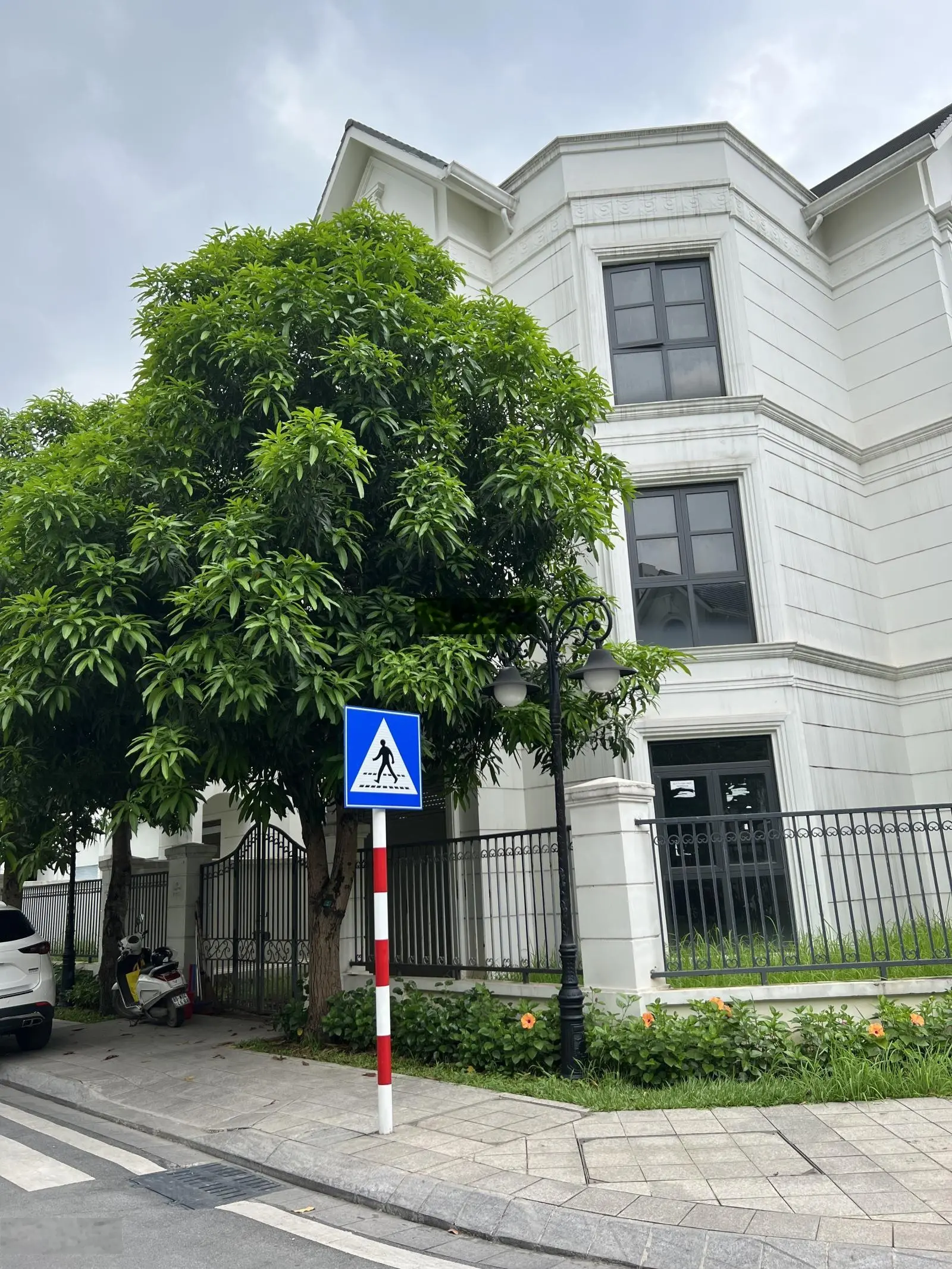 BÁN ĐƠN LẬP GÓC GIÁ RẺ NHẤT DỰ ÁN DT 224m2, CHỈ 45 TỶ PHÂN KHU SAN HÔ LH 0934 663 ***