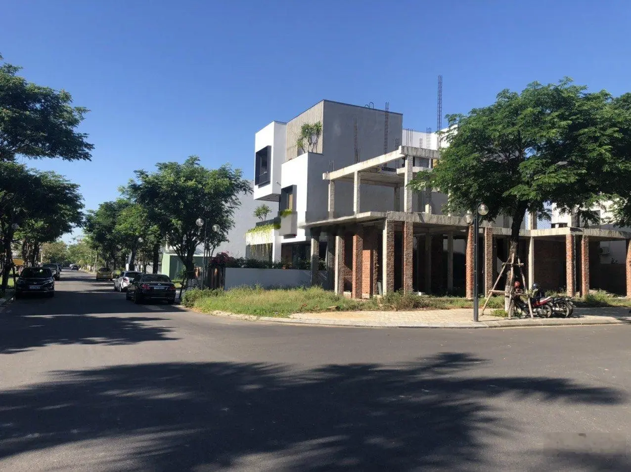 Bán biệt thự Euro Village - đường 10,5m Bằng Lăng 3 - Toàn Huy Hoàng