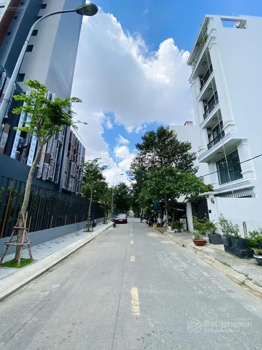 Hàng hiếm! Chủ cần tiền bán gấp lô đất mặt tiền Trương Văn Bang - Xây dựng cao tầng - Sổ hồng riêng