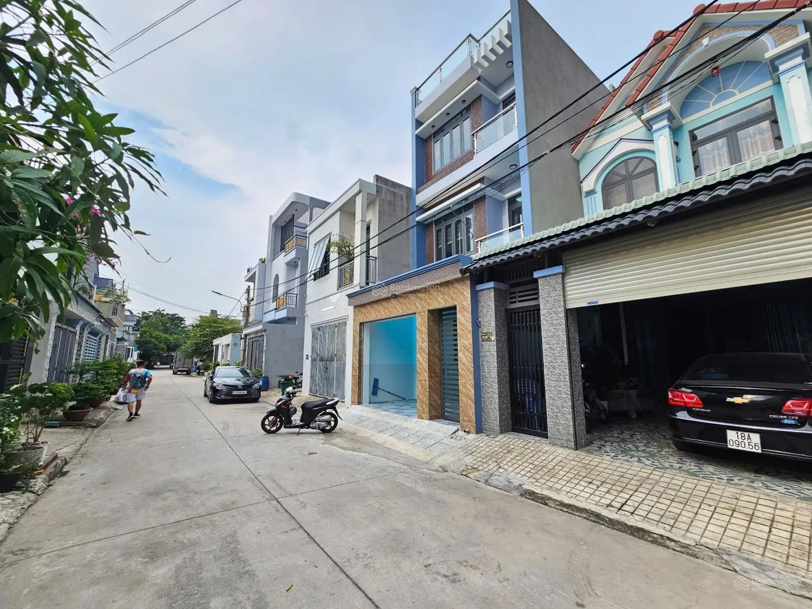 Nhà hoàn công: 4tỷ850, 97m2 nhà full nội thất sân ô tô KDC cạnh vòng xoay An Phú, TP. Thuận An