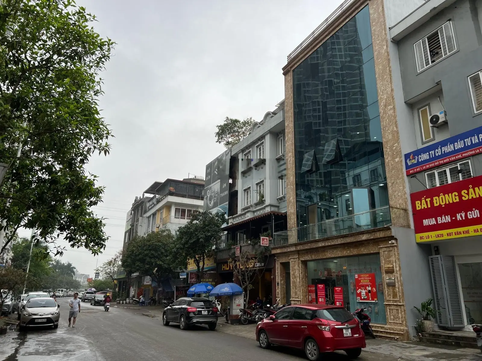 Cực hiếm! siêu phẩm khu đô thị Văn Khê 133,3m2, Mt 9m (xây hết đất) 6 tầng thang máy xịn giá 3x tỷ
