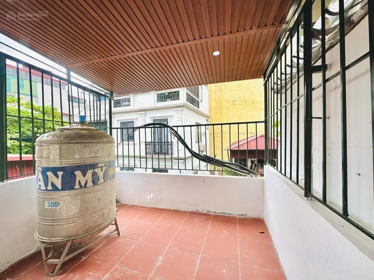 Siêuphẩm mặt phố.kinh doanh đỉnh cao. nhà bán.phố phù tiên. diện tích 15 mét vuông.5 tầng vip