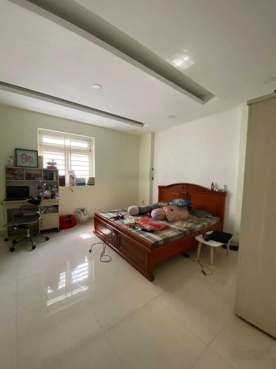 Nhà Đặng Thùy Trâm 81,2m2 ngang 5m vuông vức 4 tầng đã hoàn công gần ĐH Văn Lang đường ven sông