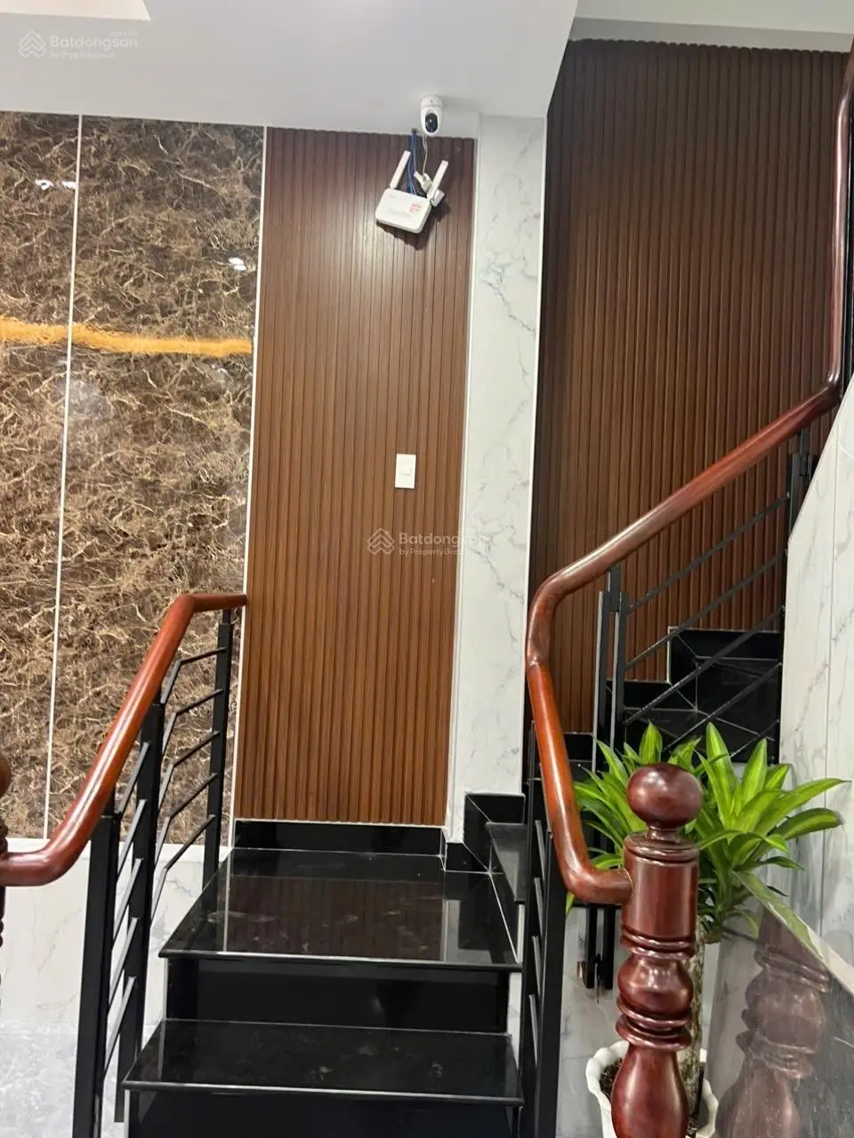 Nhà bán 1 trệt 3 lầu 5 phòng ngũ 1 thờ 6 WC hướng Tây Bắc MT đường số giá 9 tỷ CTL , LH:0969748973
