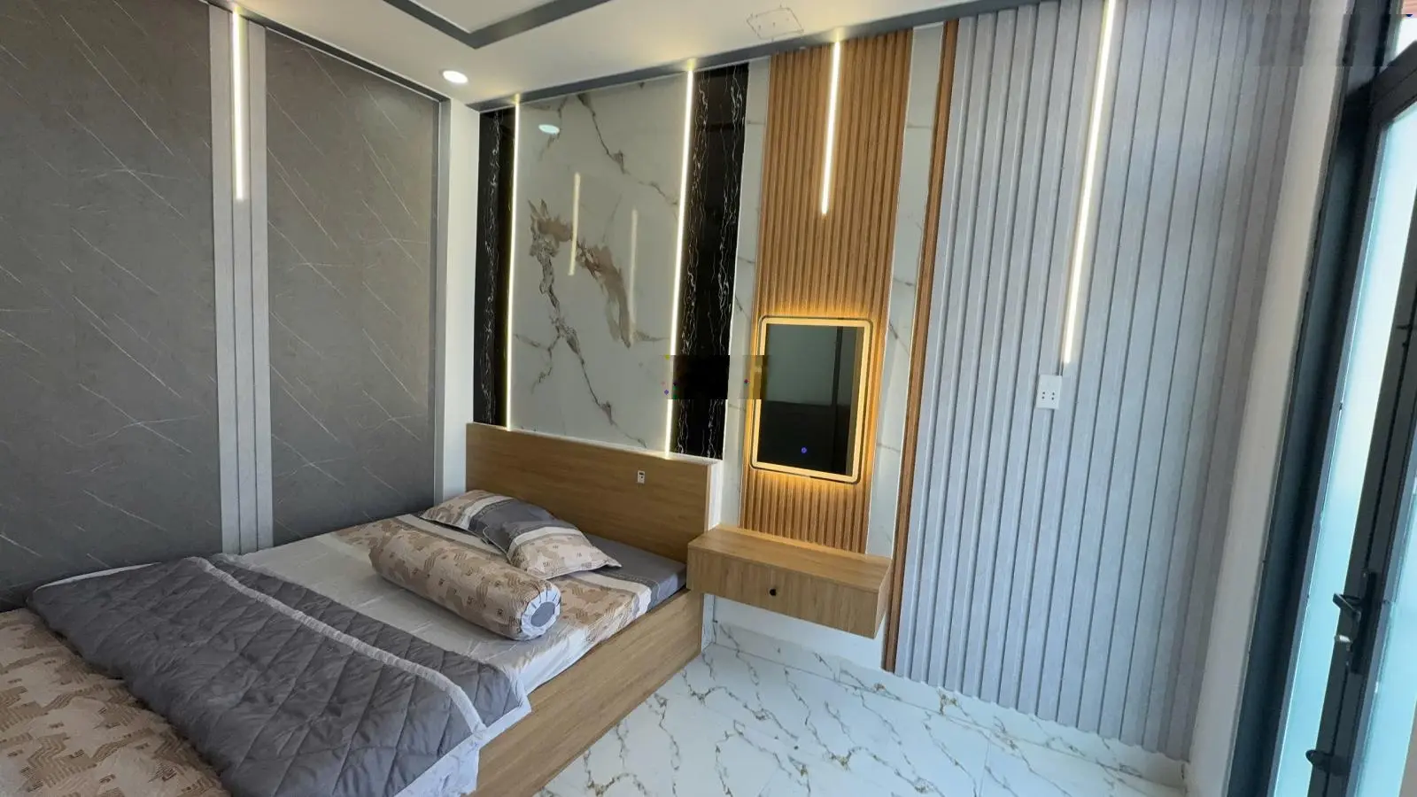 Siêu phẩm mới ra - mua nhà tặng luôn bộ nội thất cao cấp combo có sẵn luôn trong nhà giá bán:650tr