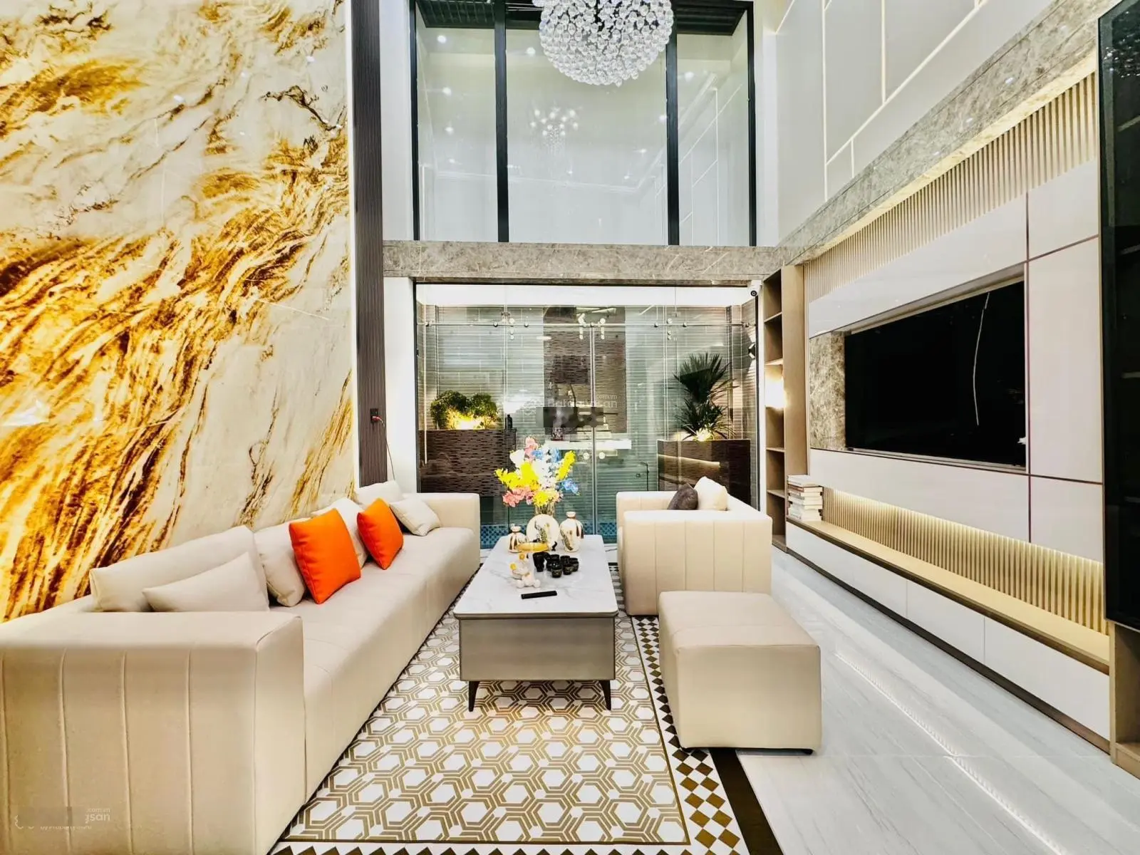 Bán nhanh nhà Thích Quảng Đức, P5, Phú Nhuận, 81,6m2,3 tỷ200tr,đang cho thuê 22tr/th, sổ hồng riêng