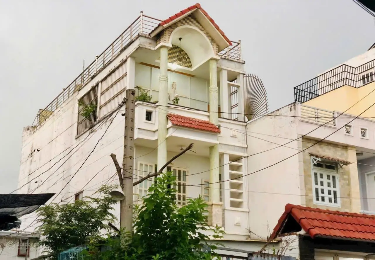 Bán nhà đẹp 4 tầng, xe hơi ngủ trong sân, Đường Kha Vạn Cân, Linh Tây, Thủ Đức,130m2, giá hơn 8 tỷ