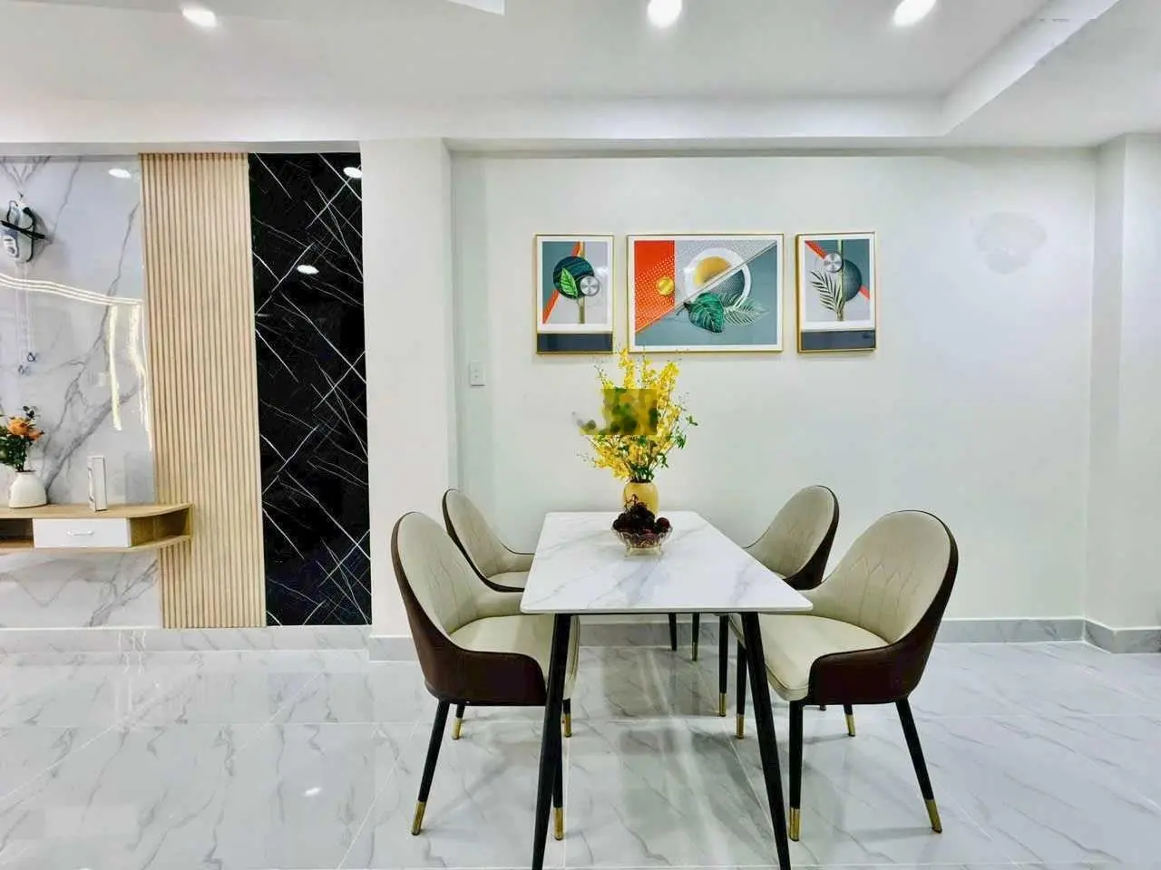 2,4 tỷ còn 2,2 tỷ. Bán gấp nhà 52m2, xây 1 trệt 2 lầu Nguyễn Suý - Gần chợ Tân Hương, hẻm 5m sổ sẵn