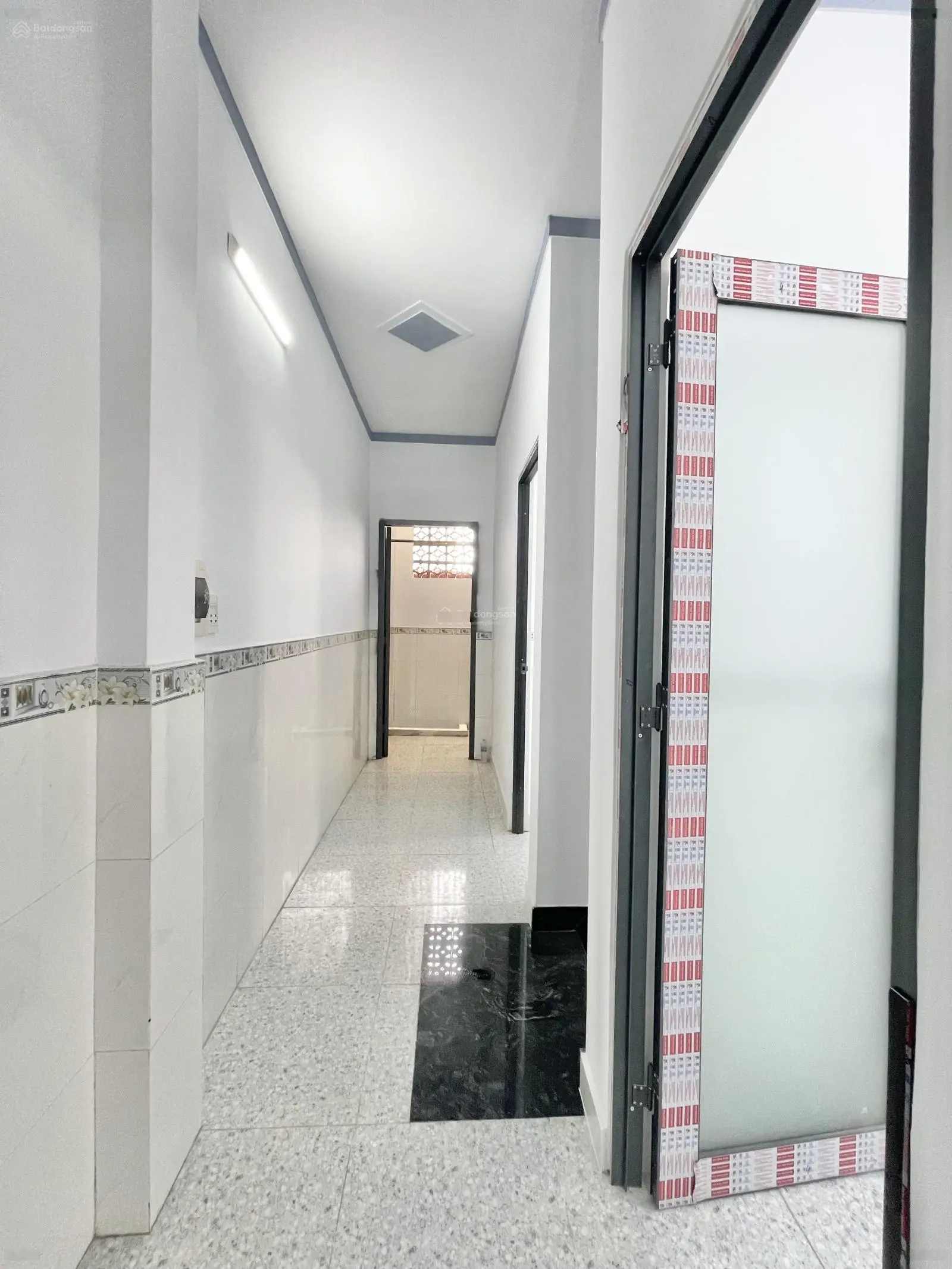 Cần bán nhà sổ chung lầu trệt hẻm thông đã có số lô số thửa chờ ra sổ gần chợ tân long