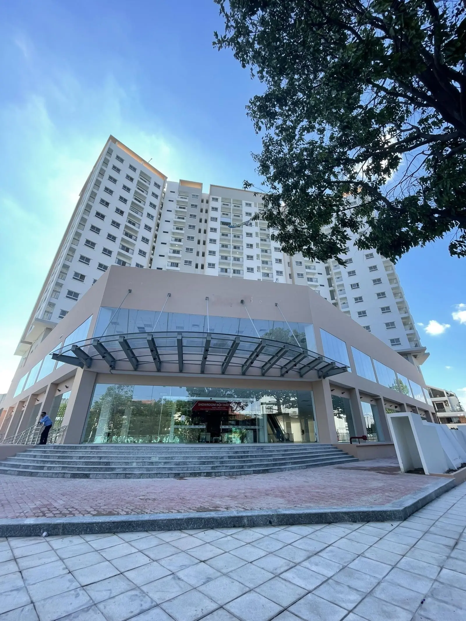 Bán căn hộ chung cư tại blue sky tower, 1,85 tỷ - 55m2 - đẹp, nhiều tiện ích.đt 0909 456 ***