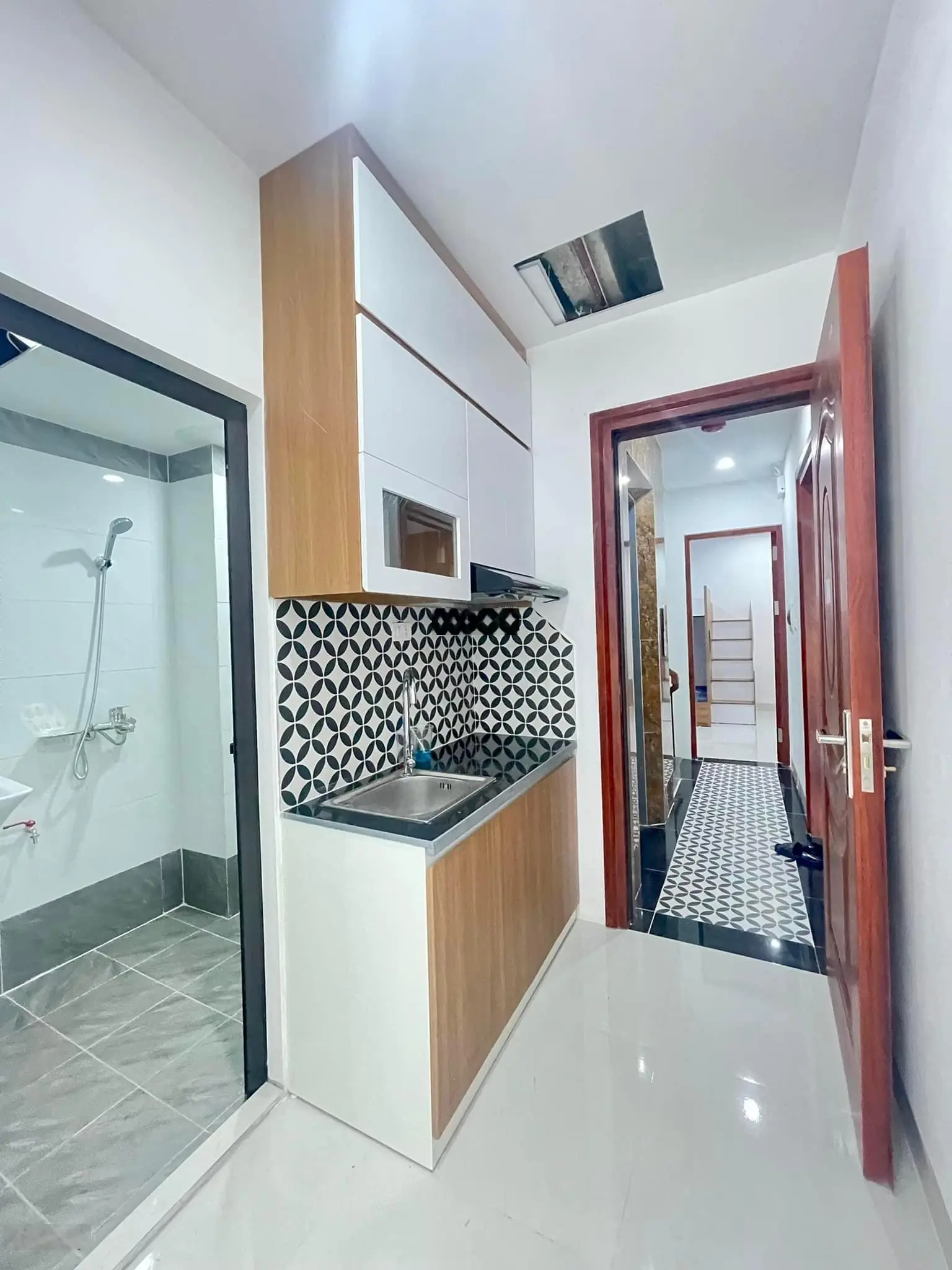 Nhà 7 tầng - 86m2 - MT 5m - Thang máy - Ngõ thông - Ô tô - 17 phòng - Xuân La, Tây Hồ. Nhỉnh 15 tỷ