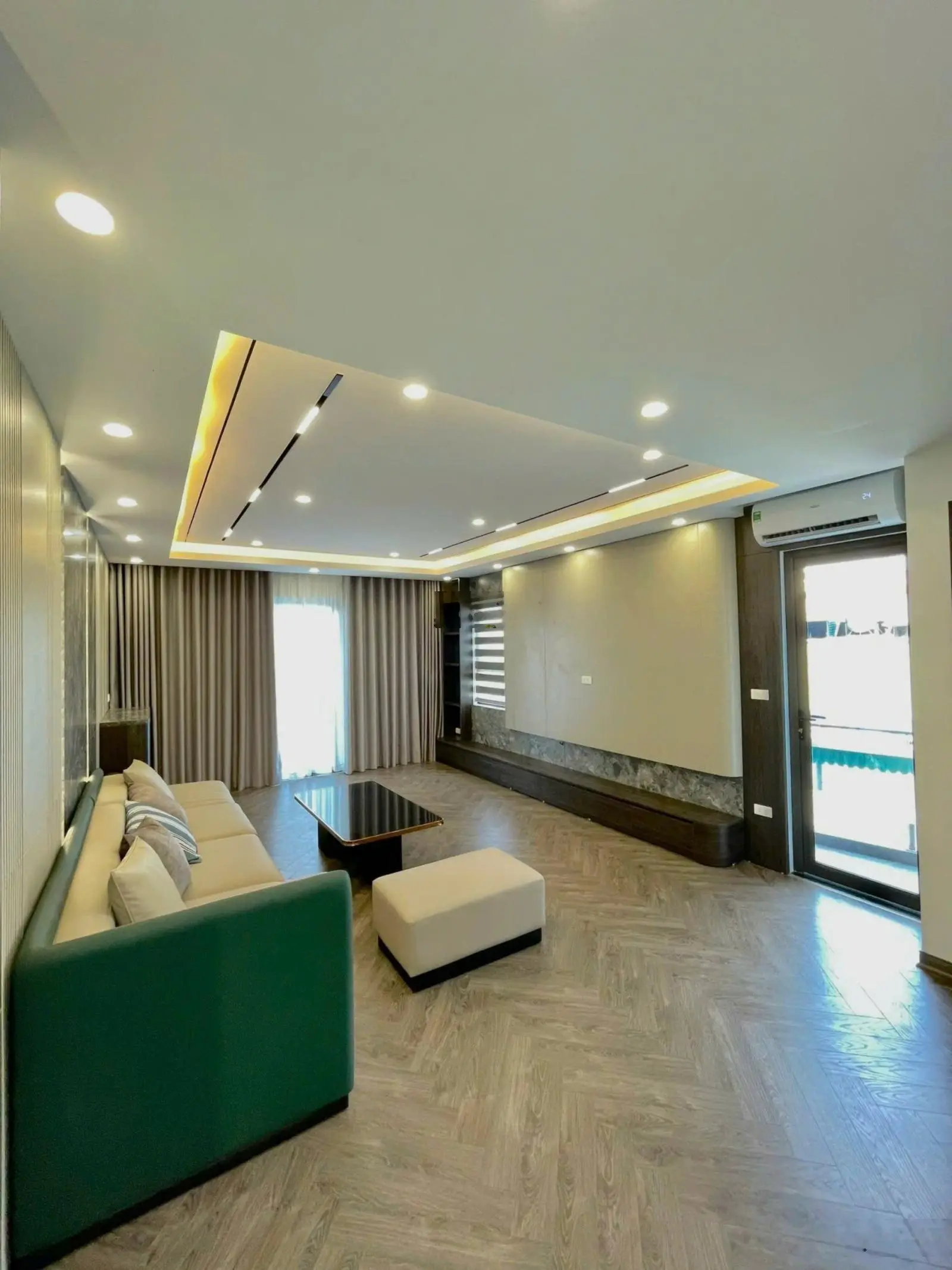 Ngõ 266 Nguyễn Văn Cừ - Lô góc - ô tô - thang máy - 52m2 x 6 tầng - MT 4.5m - giá 15 tỷ