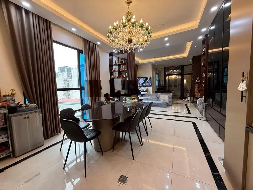 Đỉnh cao lý nam đế - một nhà ra phố - oto đỗ cửa - 3 thoáng - full nội thất cao cấp - thang máy