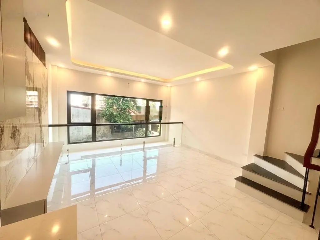 Nhà mới, đẹp xây đơn lập Đàm Quang Trung Long Biên, thang máy, gara ô tô, DT 36m2*6T giá 8,6tỷ