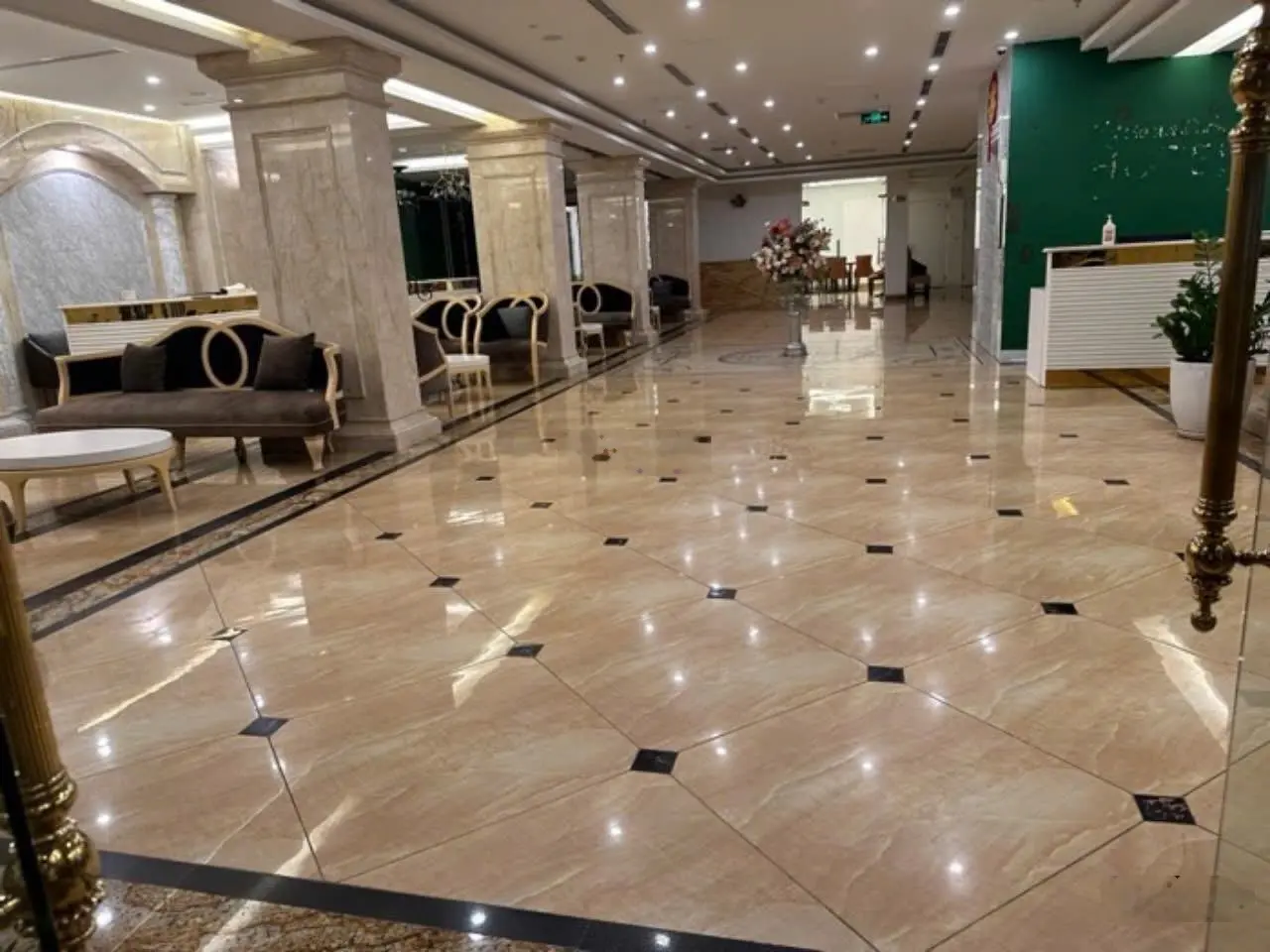 Bán khách sạn 5 sao - Mặt tiền khủng - Diện tích lớn 520m2 10 tầng Cầu Giấy 250 tỷ