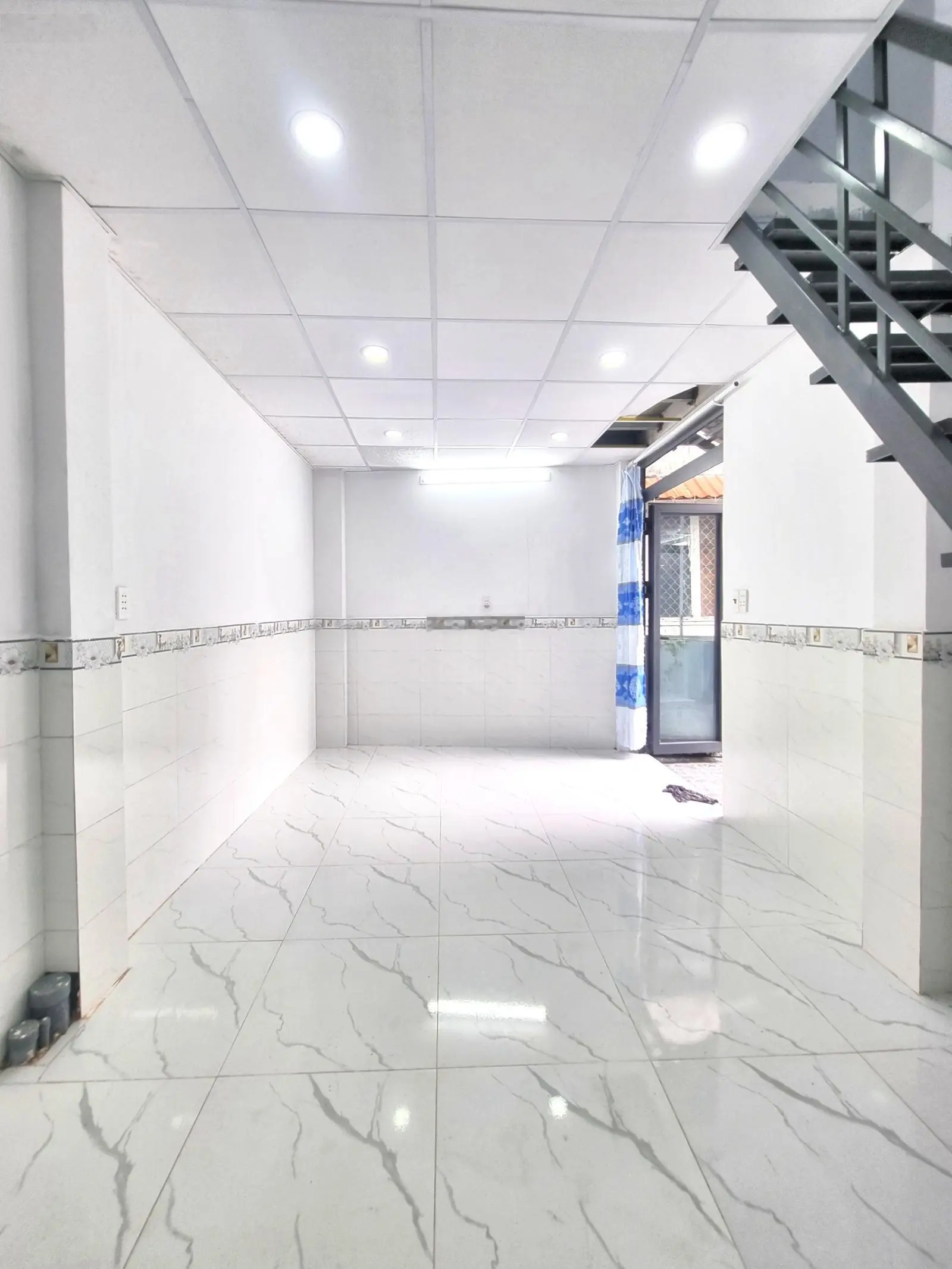 Nhà đẹp, giá tốt vào ở liền Quận 7 Huỳnh Tấn Phát