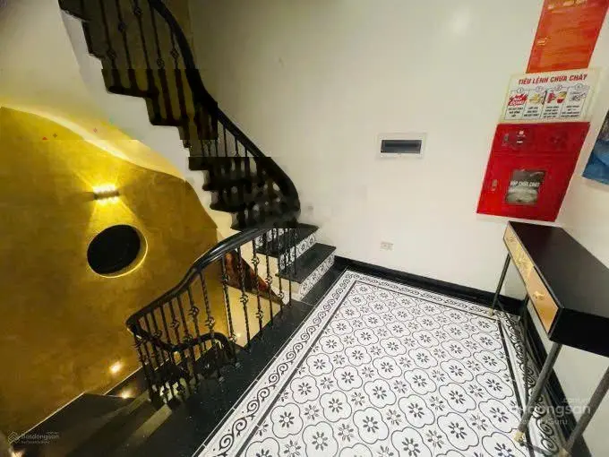 Bán toà nhà căn hộ 10 tầng diện tích 101m2 mặt tiền 8m full nội thất cao cấp khu phố Tây Hồ,Hà Nội
