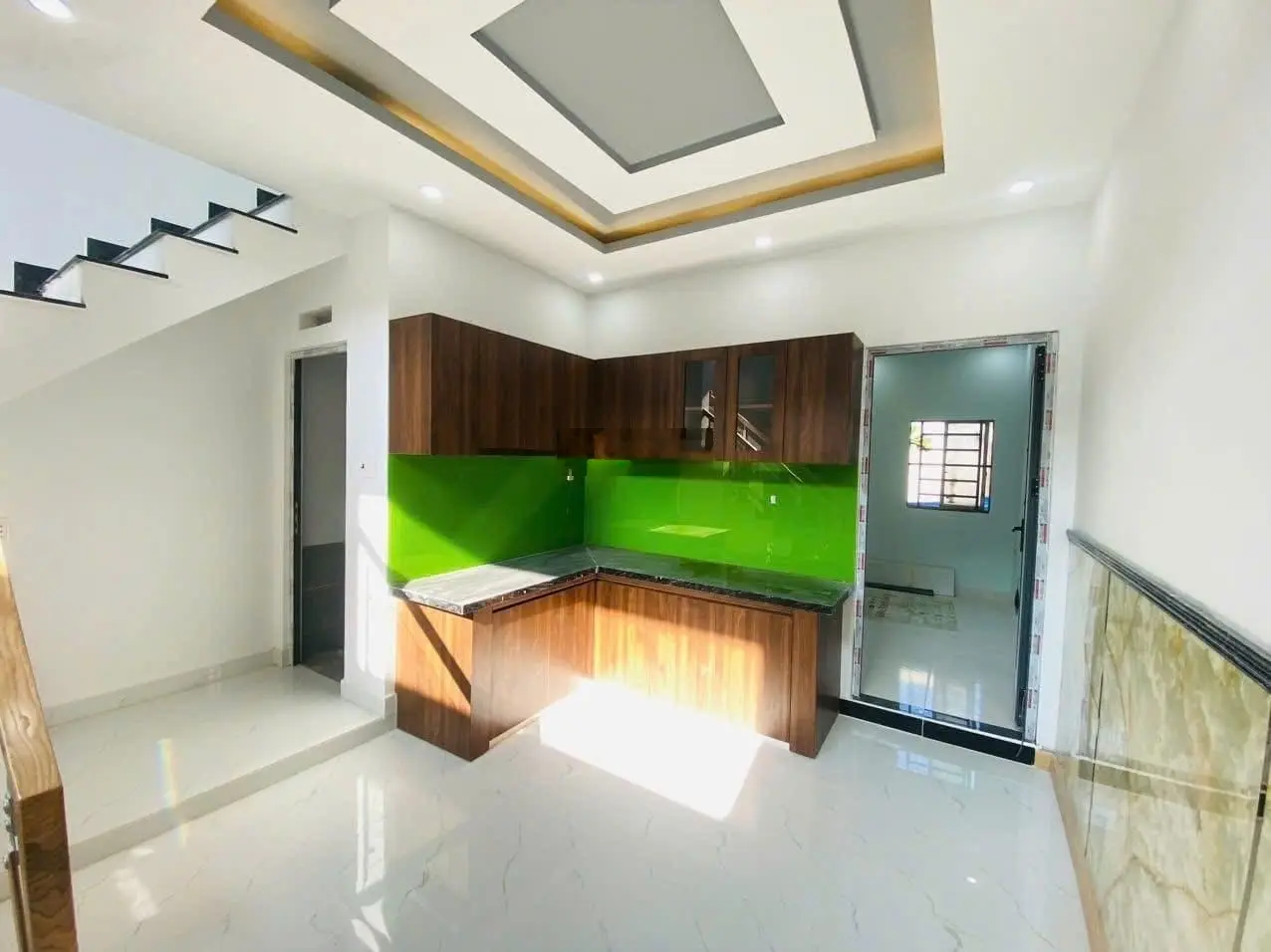 Cần bán gấp nhà do chủ đi định cư nước ngoài trong tuần này ngay Đinh Đức Thiện nhà 82m2 sổ sẵn
