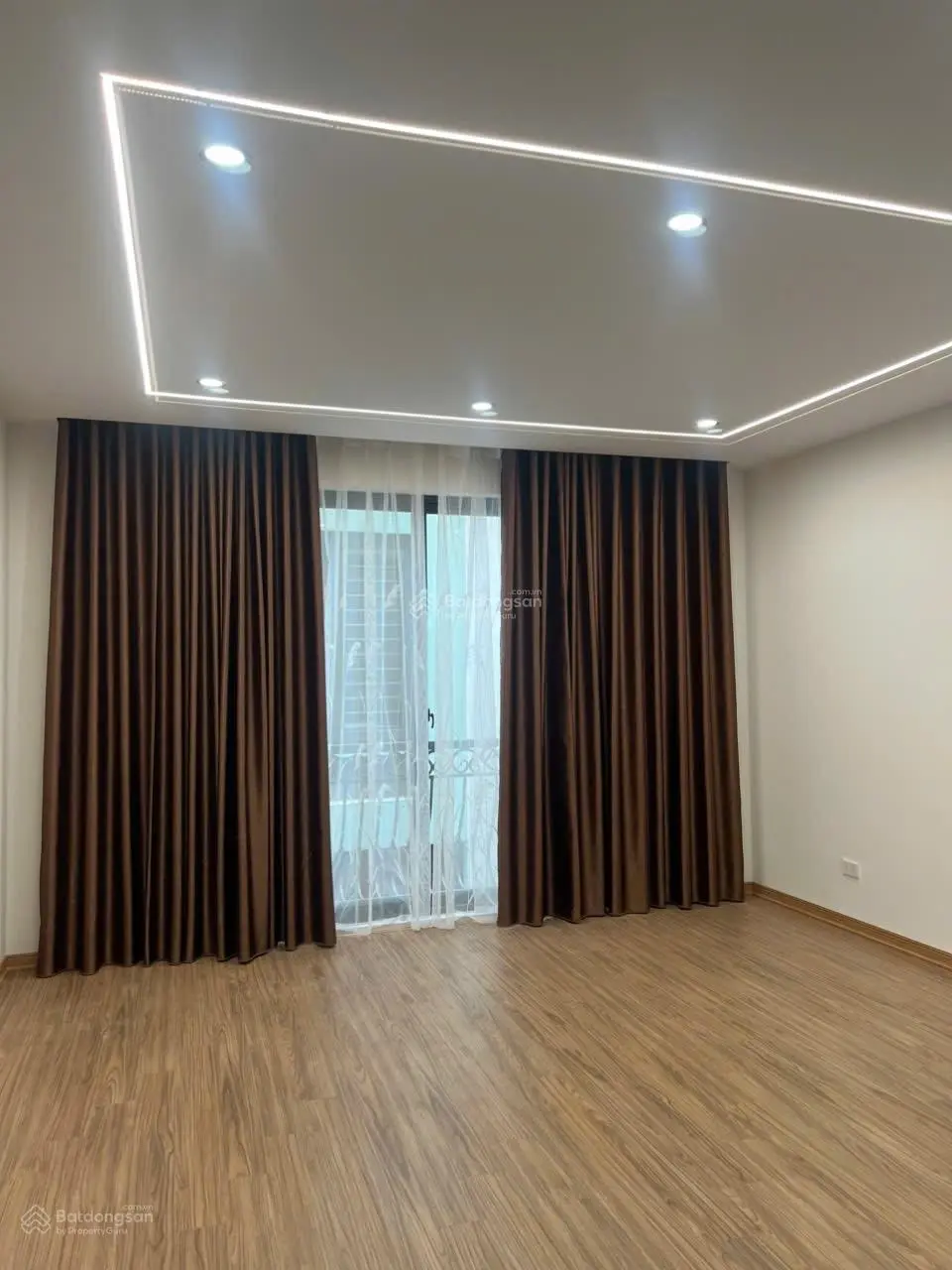 Chính chủ bán nhà 38 m2 xây 6 tầng thang máy full nội thất 8.5 tỷ