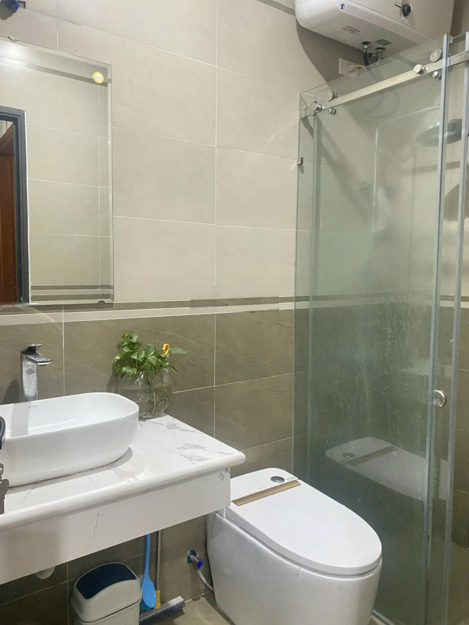 Bán căn nhà 4tầng cực đẹp tuyến 2 đường Võ Nguyên Giáp DT 85m2 ngang 5m có vỉa hè rộng rãi giá 9 tỷ