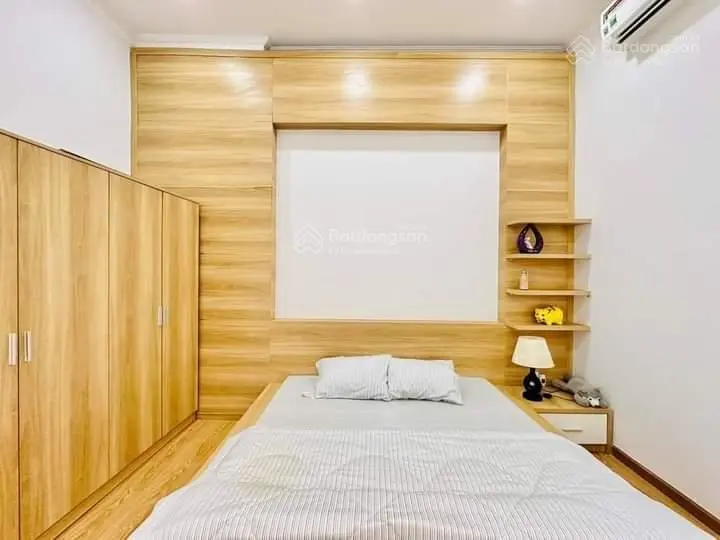 Cô Sáu cần bán nhà hẻm 5M Đ. Trường Sơn Quận 10. Giá 3tỷ7, Diện tích 45m2