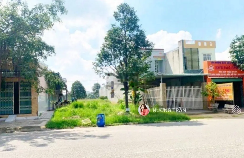 Bán 2 lô đất mt đường nhựa lớn - dân đông- sát ql13 -giá 3,5 tỷ(tl).