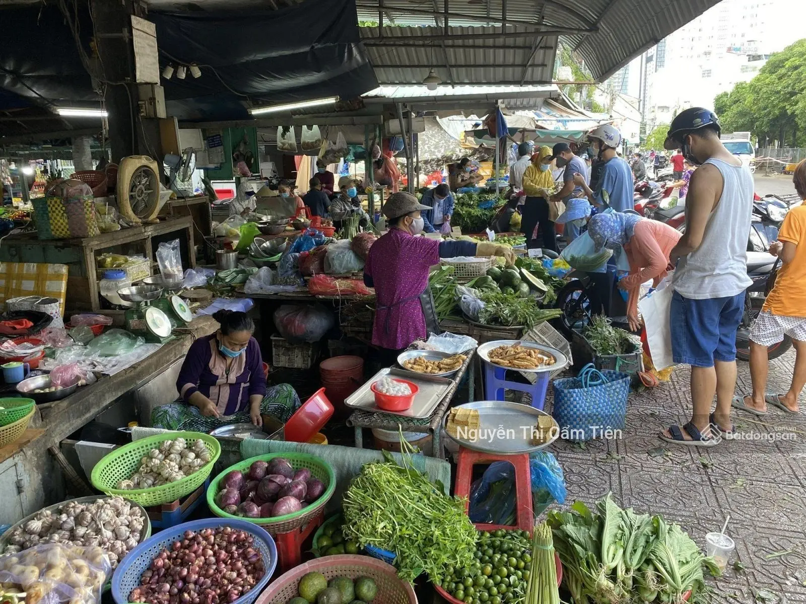 Bán gấp nhà và đất đoạn Nguyễn Viết Xuân, thị trấn Củ Chi dân cư cực sầm uất DT 299m2 Giá 1 tỷ 075