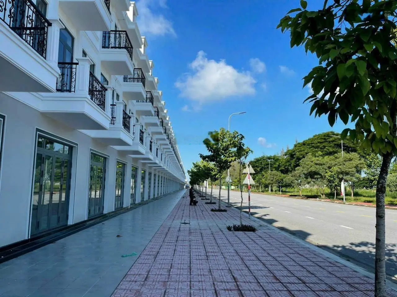 Bán nhà 1 trệt 2 lầu giá 3,6 tỷ mặt tiền đường Số 6, khu đô thị 5A, Phường 4, TP Sóc Trăng