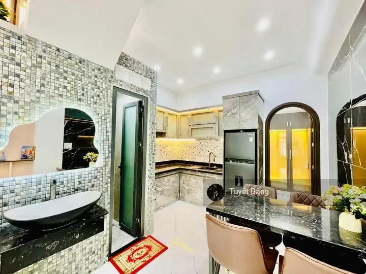 Chỉ nhìn 3tỷ có ngay nhà Đ.Lý Thường Kiệt,P,7,Q.Tân Bình.Cách sân bay Tân Sơn Nhất chỉ 5 phút đi xe