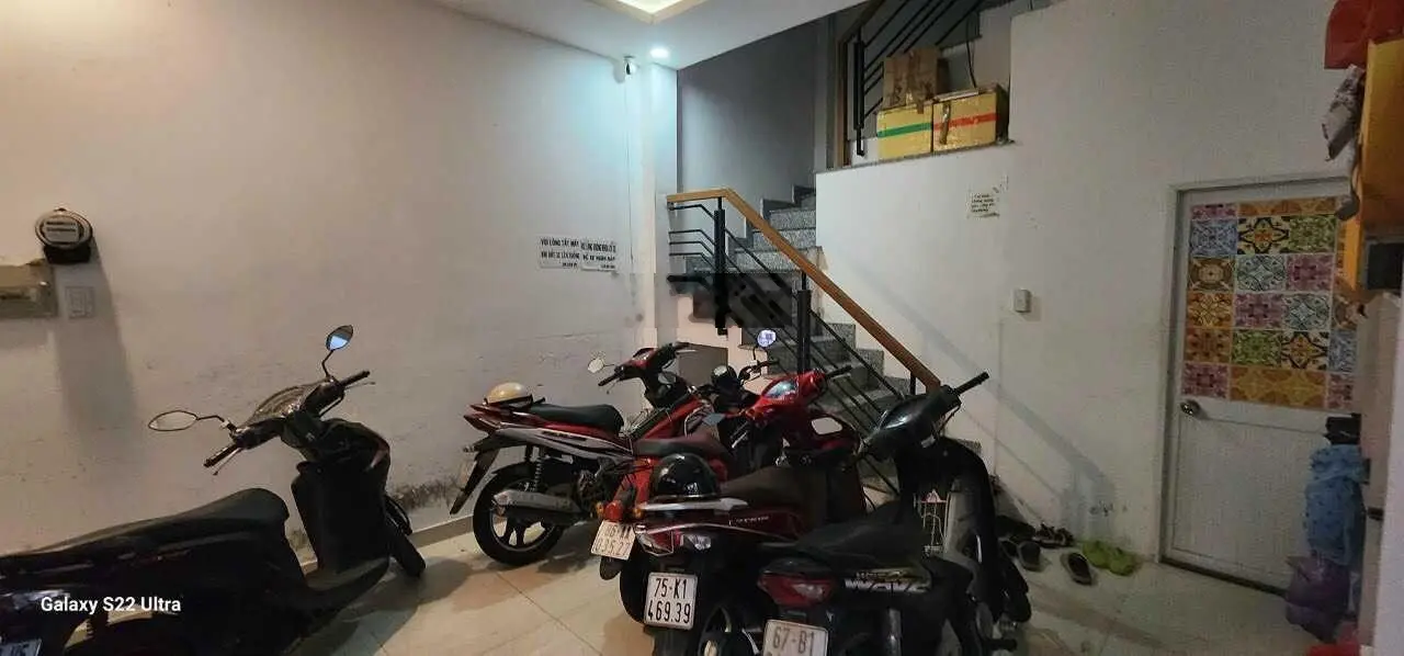 Bán nhà hẻm đường Thích Quảng Đức, Phú Nhuận, 6 tỷ 500 triệu còn thương lượng. LH 0906 435 ***