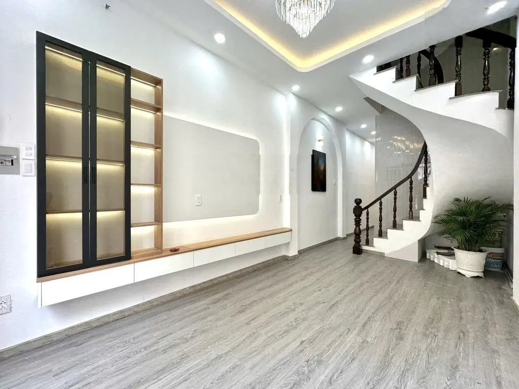 Hiếm - Phú Nhuận - Huỳnh Văn Bánh - hẻm nhựa 10m xe tải tránh - sát mặt tiền - 4tầng - hơn 9tỷ
