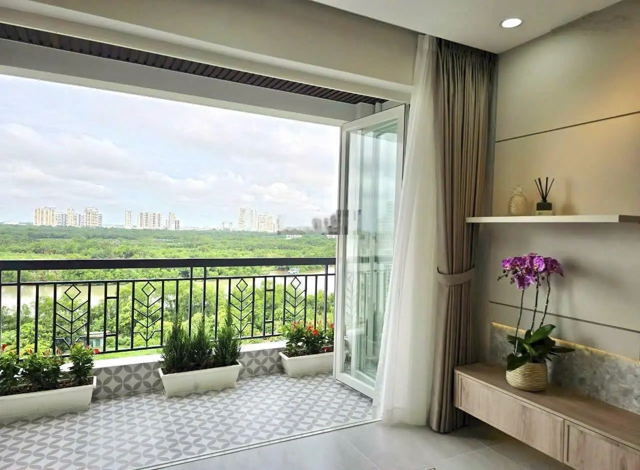 Thiện chí bán căn hộ mới 100% 3 phòng ngủ view sông cực đẹp như hình ảnh. Giá hợp lý