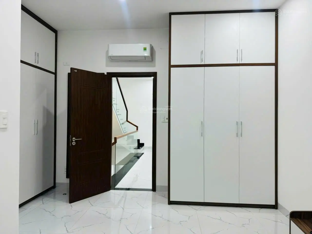 Nhà 3 tầng full nội thất MT Trần Kim Xuyến - Hòa Xuân