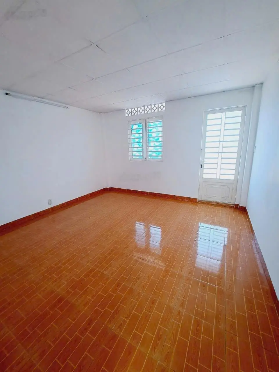 Kẹt tiền kinh doanh bán nhanh thu vốn nhà Lý Chính Thắng, Phường 8, Quận 3