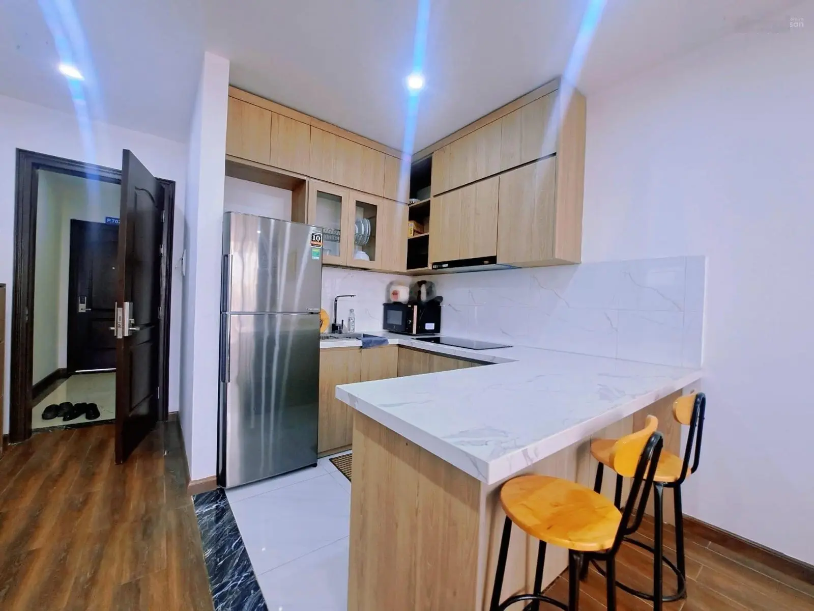 Siêu phẩm! Nhà Trịnh Công Sơn, Tây Hồ 100m2 - 8 tầng thang máy - ô tô - dòng tiền. Chỉ 28 tỷ