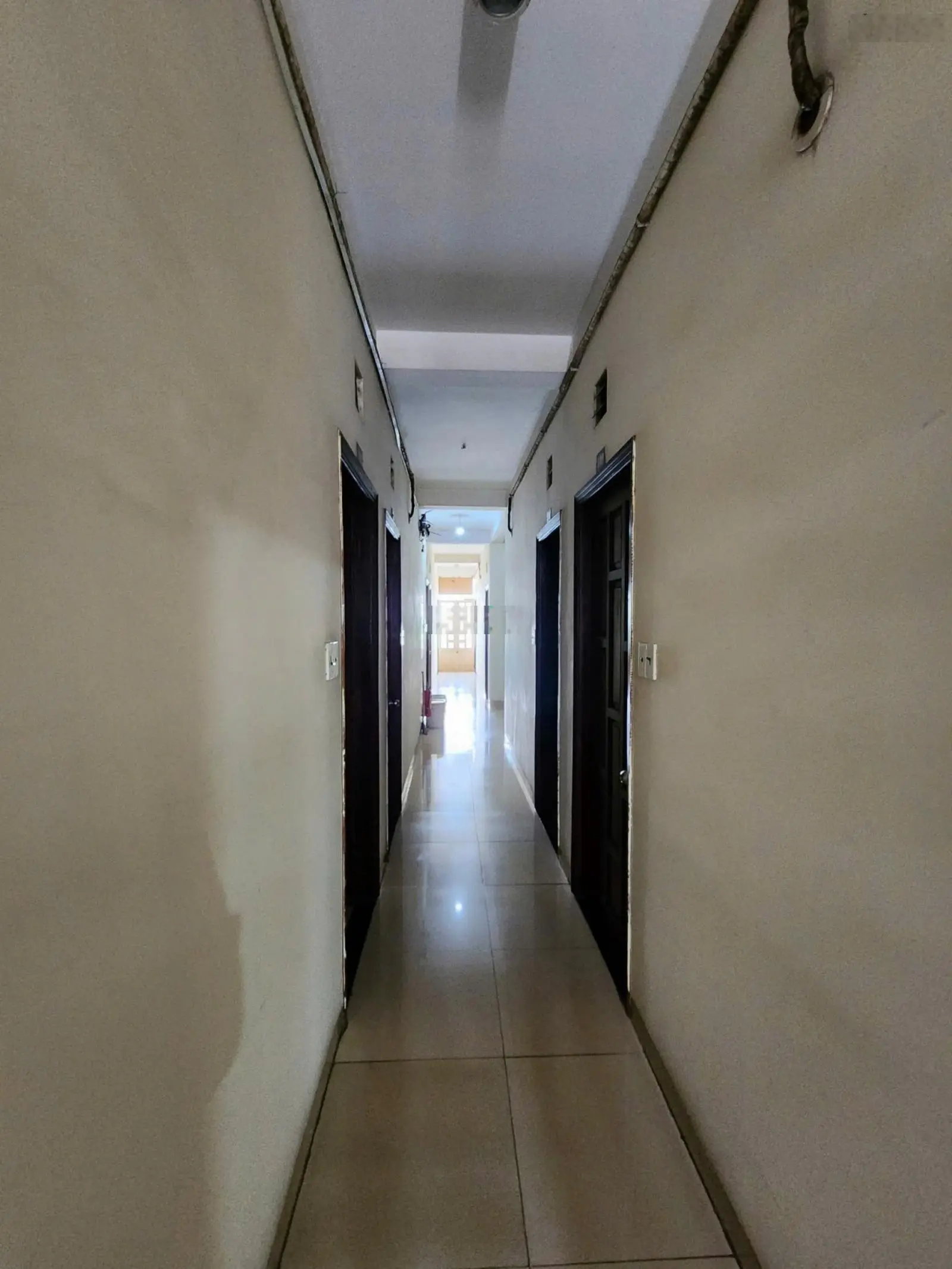 Bán khách sạn 10x20m thu nhập 80 triệu/tháng ngay Vincom Dĩ An, P. Dĩ An