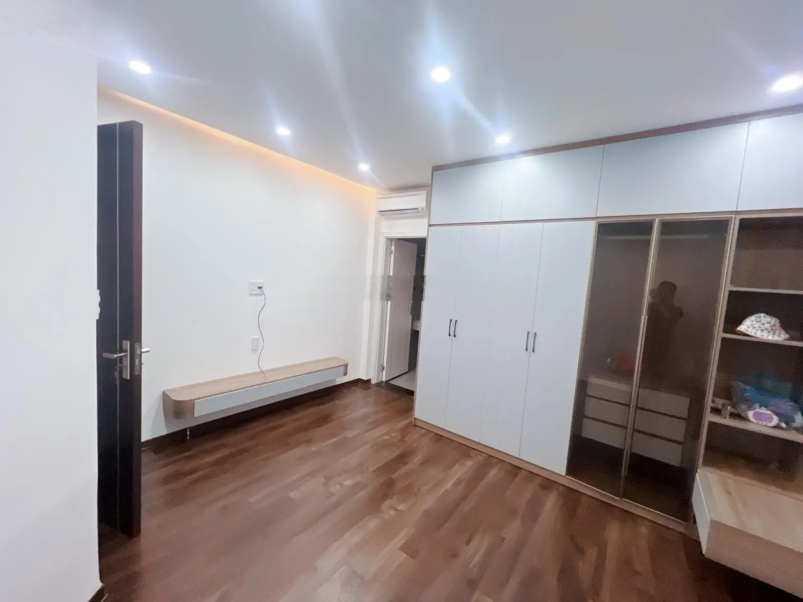 Bán nhà chính chủ 4 tầng 70 m2 Trần Nguyên Hãn trung tâm quận Lê Chân